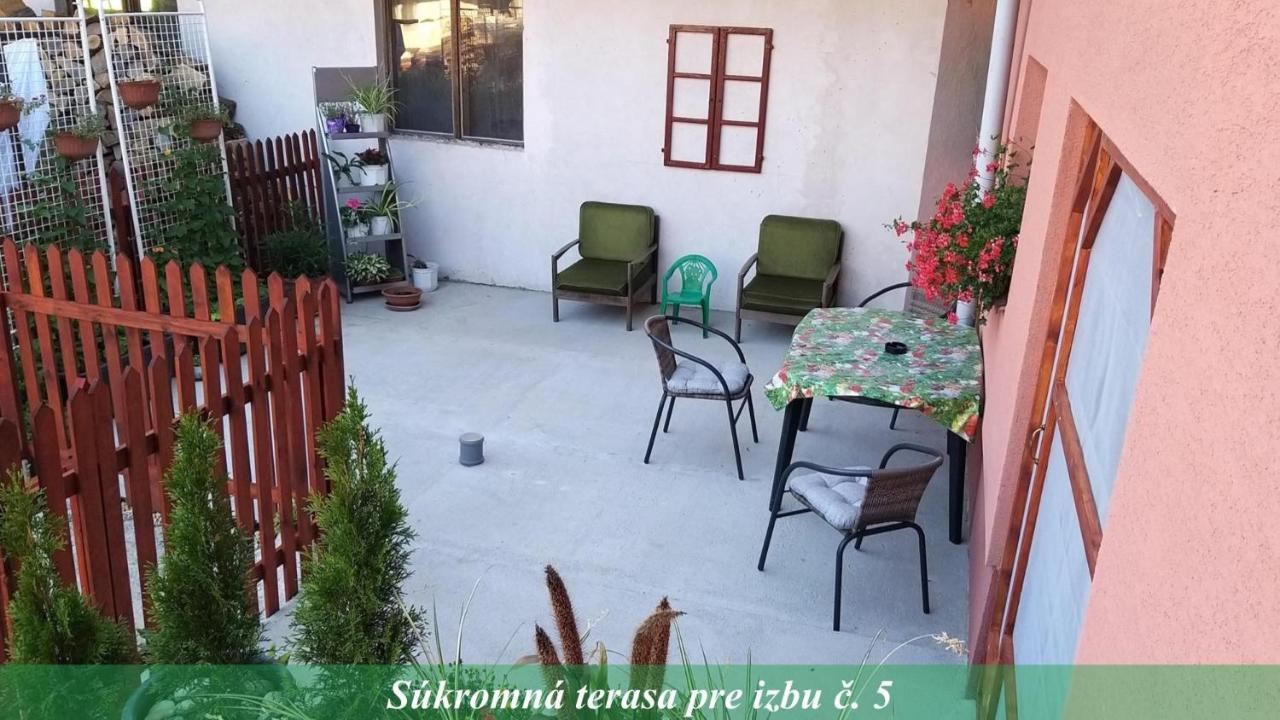 Ubytovanie Adina Poltár Poltar Exterior foto