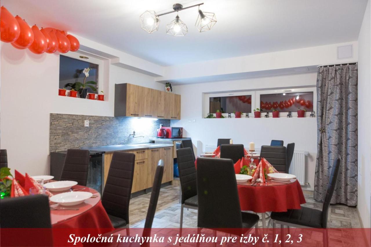Ubytovanie Adina Poltár Poltar Exterior foto