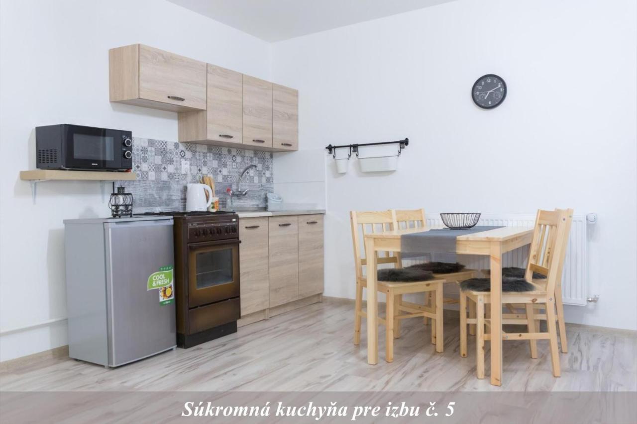 Ubytovanie Adina Poltár Poltar Exterior foto