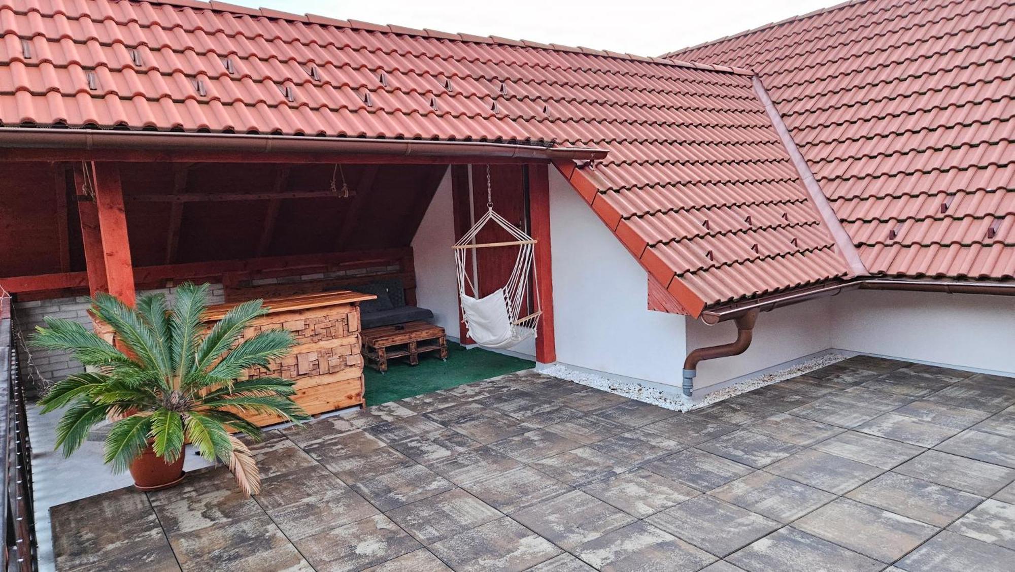 Ubytovanie Adina Poltár Poltar Exterior foto